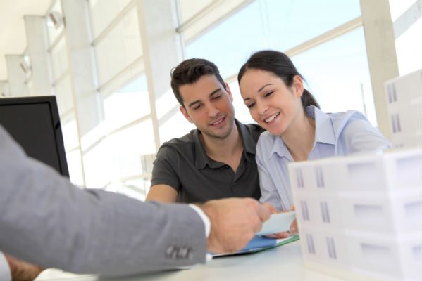couple-buying-house Couple Buying House